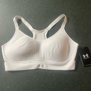 Woman’s brand new sports bra size L